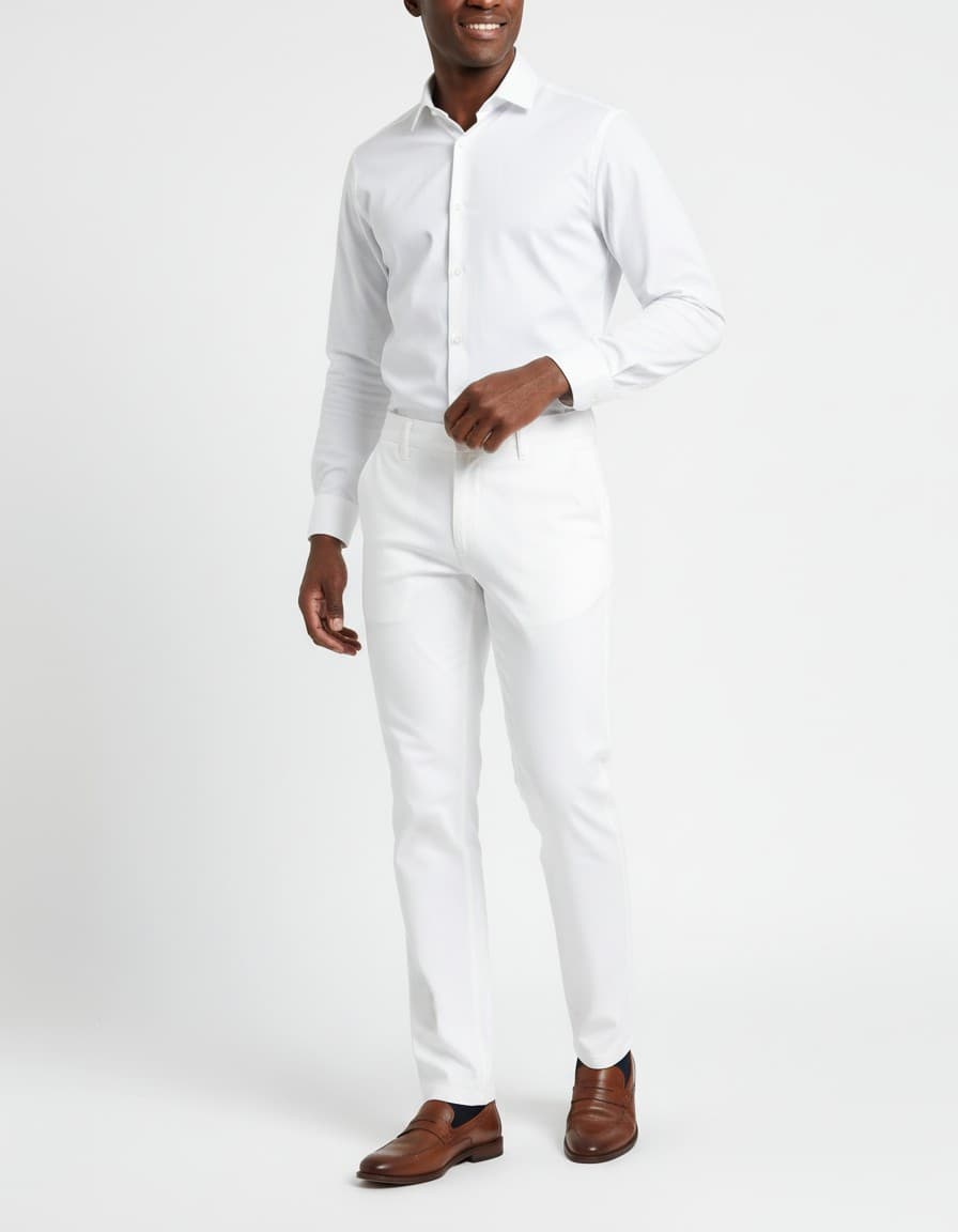 Chino stretch dobby wit — op model