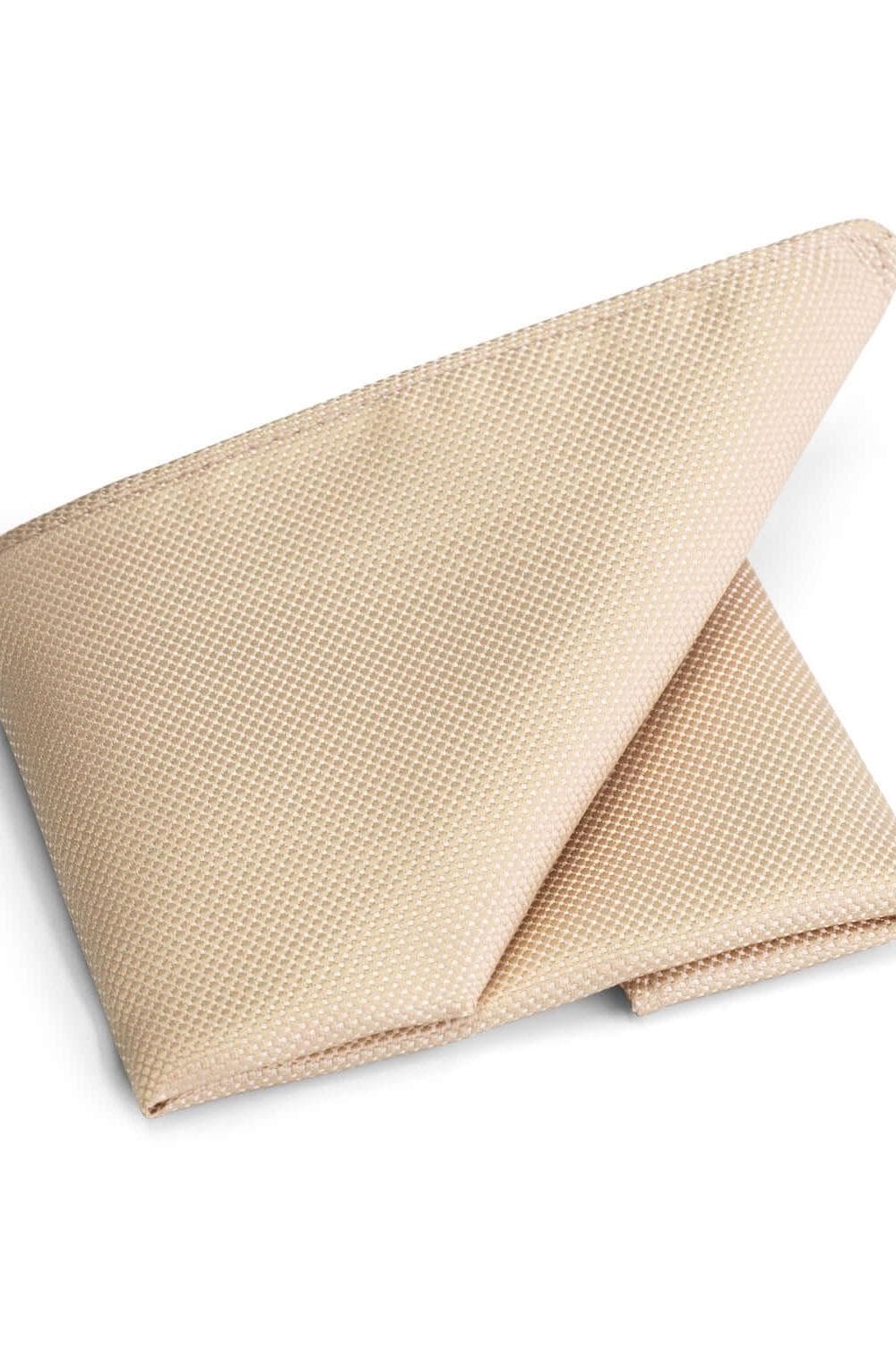 Pochet beige, kreukbestendig en onderhoudsvriendelijk, ideaal als accessoire.